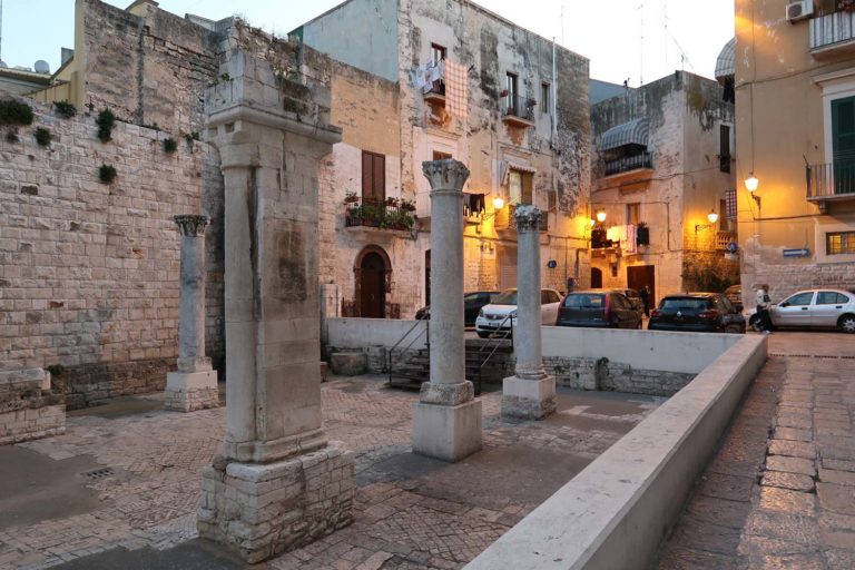 Bari - attractions, sightseeing, map, hotels, accommodation. Guide ...