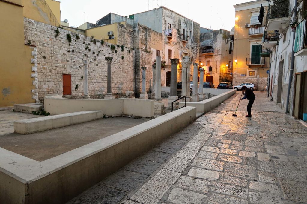 Bari - attractions, sightseeing, map, hotels, accommodation. Guide ...