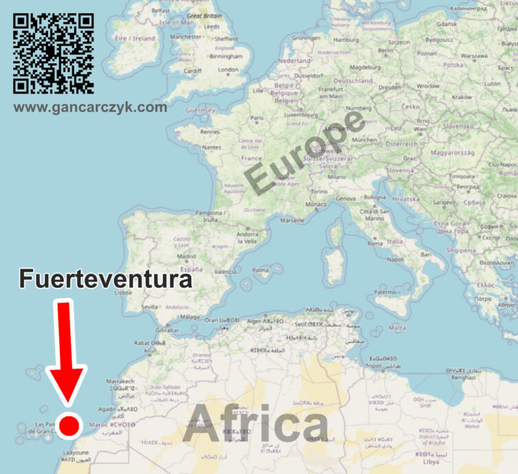 Mapa Europy i Afryki z zaznaczonym położeniem wyspy Fuerteventura
